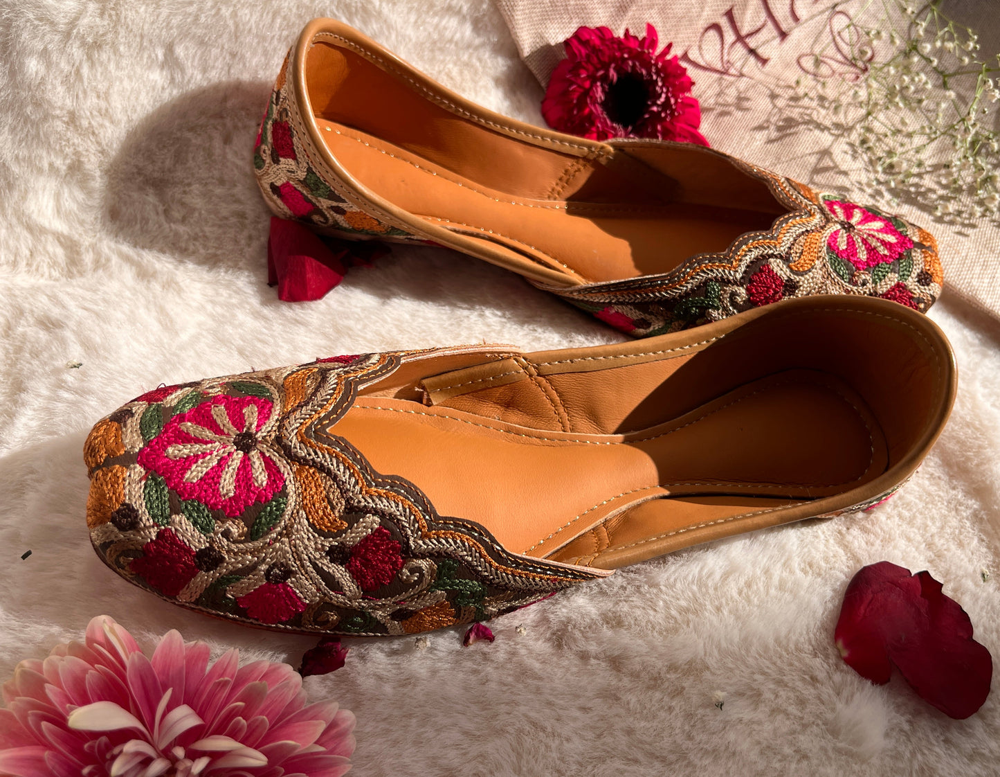 Gulbahaar Kashmiri Handwork Jutti